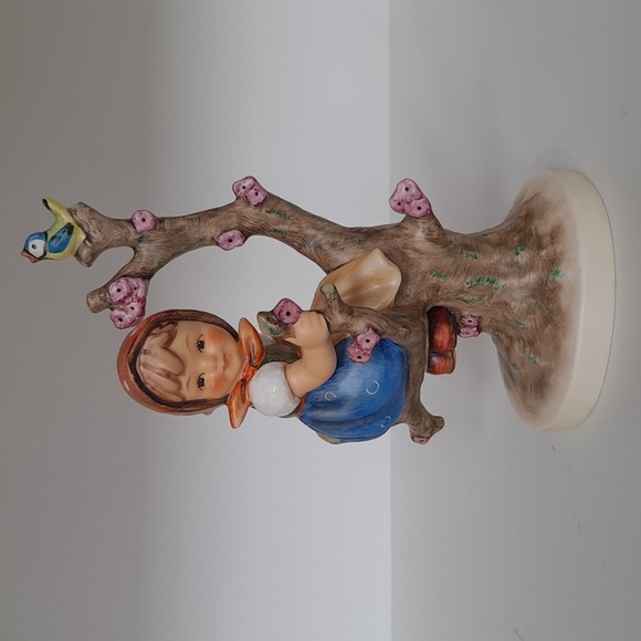 Goebel Hummel Apple Tree Girl Figurine | Sitting in a tree with bird | 6" - Picture 6 of 8